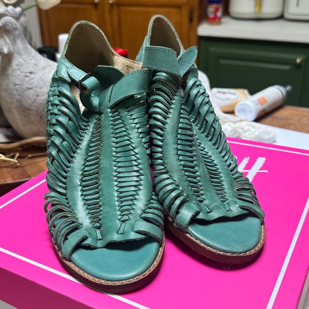Naughty Monkey Killion Woven Leather Block Huarache Heel Sandals never worn